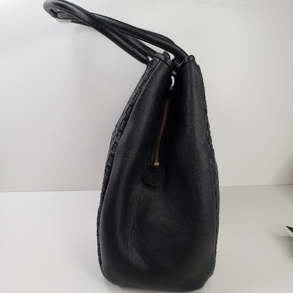 Clever Carriage Black Red & Ivory Striped Weaved Leather Beautiful Shoulder Bag - Picture 4 of 11